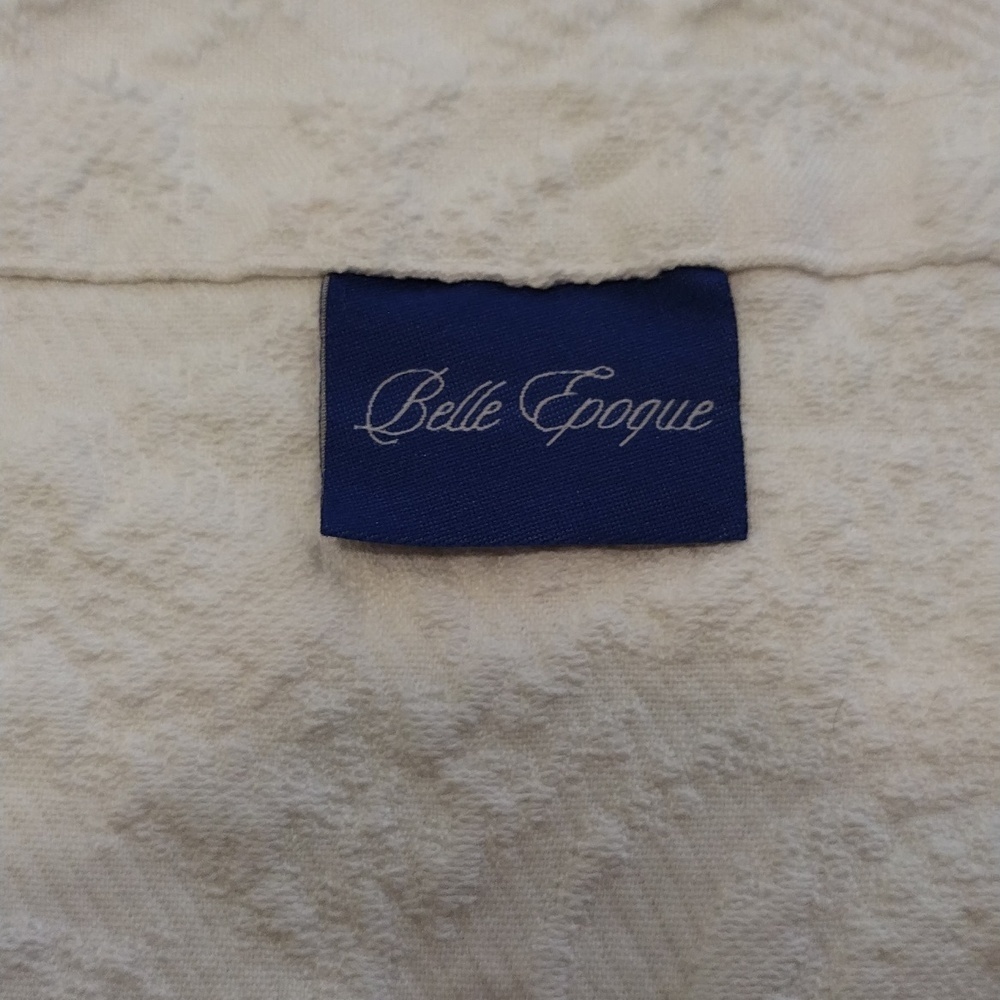 Elegant White Textured Coverlet - Picture 5 of 10